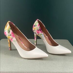 Christian Siriano White and Floral Heels 9w